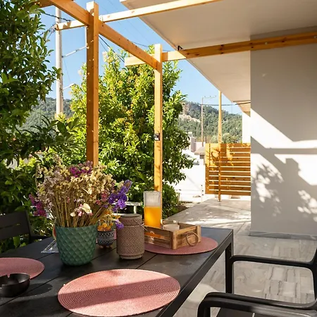 Filerimos Nest - Private Countyard Pastida